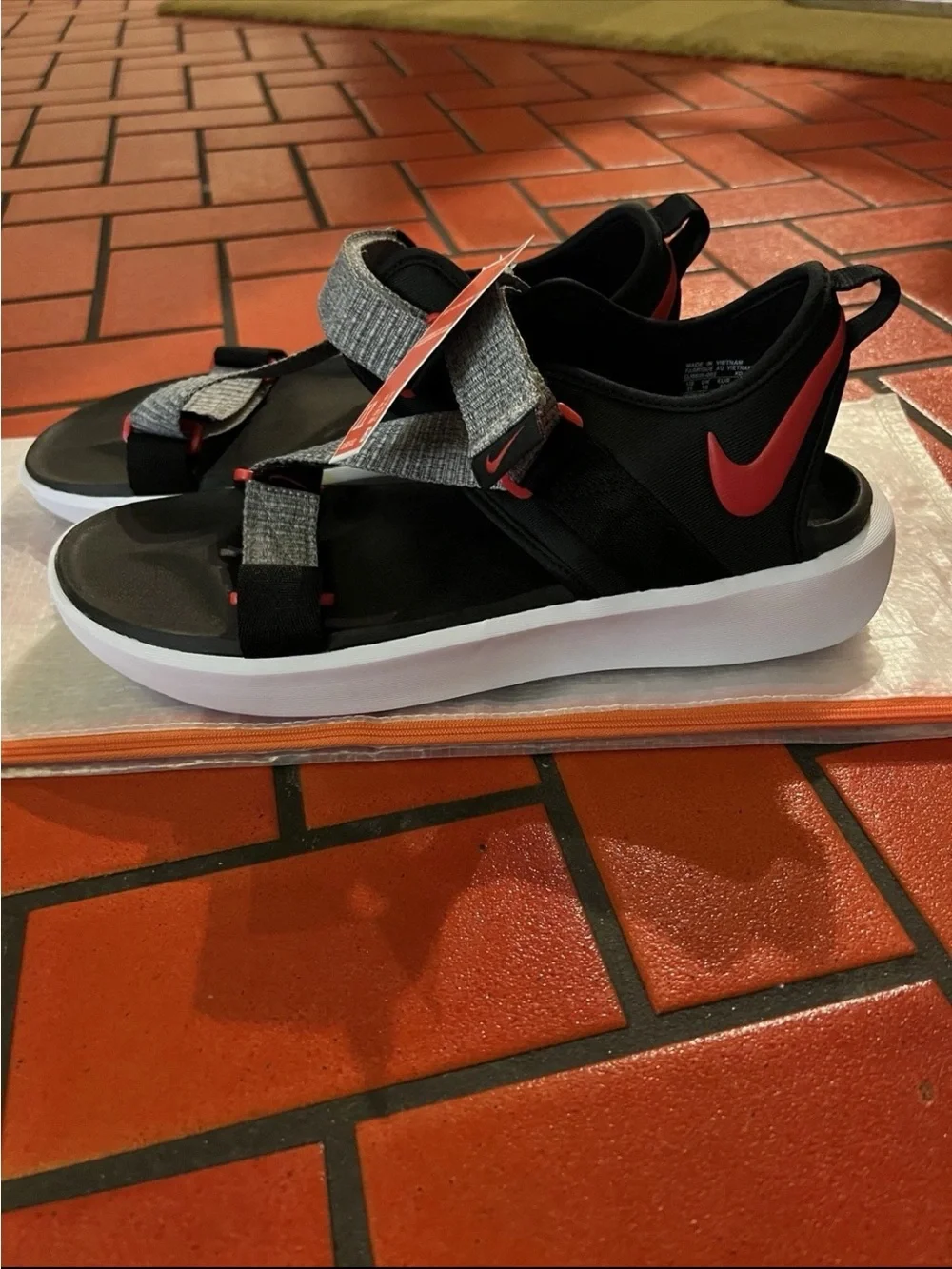 Nike Vista Sandals NA Black/Red-White DJ6606-002